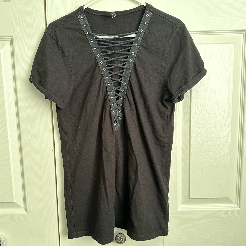 Emma & Sam Black Tee